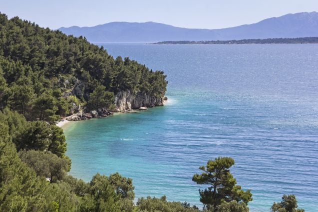 Splitin kaikilla rannoilla ei välttämättä ole palveluita, mutta kristallinkirkasta vettä ja rauhaisia oleskelupaikkoja senkin edestä.