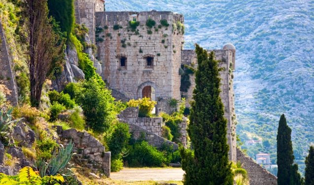 Supersuositun Game of Thrones -sarjan kuvauspaikkana toimi Klisin linnoitus, noin puolen tunnin ajomatkan päässä Splitin keskustasta.