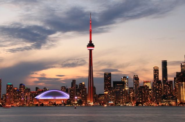 CN-torni on Toronton kaupunkisilhuetin tunnusmerkki.