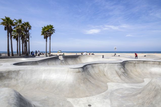 Venice Beachilla viihtyvät erityisesti myös skeittarit.