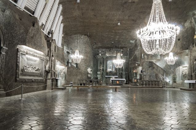 Wieliczkan suolakaivoksessa vierailijoiden käyttöön on varattu 22 kammiota. Se on myös suosittu vihkipaikka. Kuva: © Golasza | Dreamstime.com