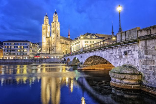 Grossmünster on yksi Zürichin tunnetuimmista kirkoista. Kuva: © Xantana | Dreamstime.com