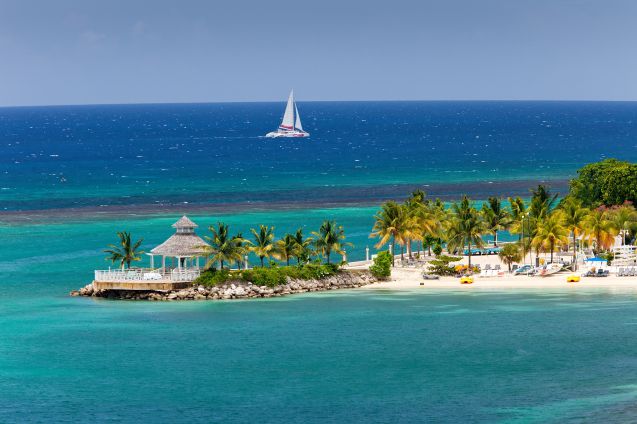 Rento tunnelma ja valkoiset hiekkarannat kruunaavat häämatkan Jamaikalla. Kuva: © Ruth Peterkin | Dreamstime.com