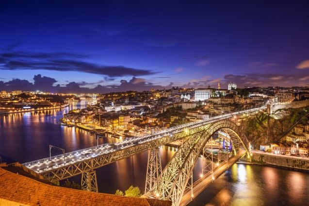 Porton kaupunki on kiva sekoitus uutta ja vanhaa. Kuva: © Sean Pavone | Dreamstime.com