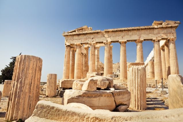 Akropoliin kukkulan tunnetuin raunio on Parthenon. Kuva: © Ivan Bastien | Dreamstime.com