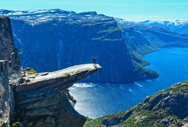 Trolltunga on erittäin suosittu nähtävyys noin kolmen tunnin ajomatkan päässä Bergenistä. Kuva: © Yuriy Brykaylo | Dreamstime.com