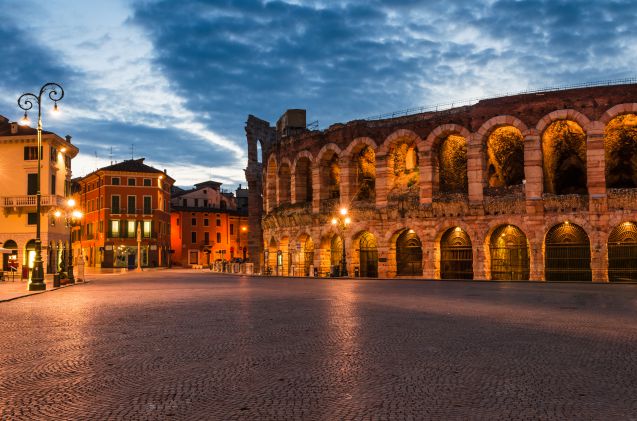 Piazza Bra ja roomalainen teatteri, Verona