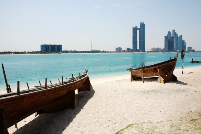 Abu Dhabi, Arabiemiraatit (Yhdistyneet Arabiemiirikunnat)