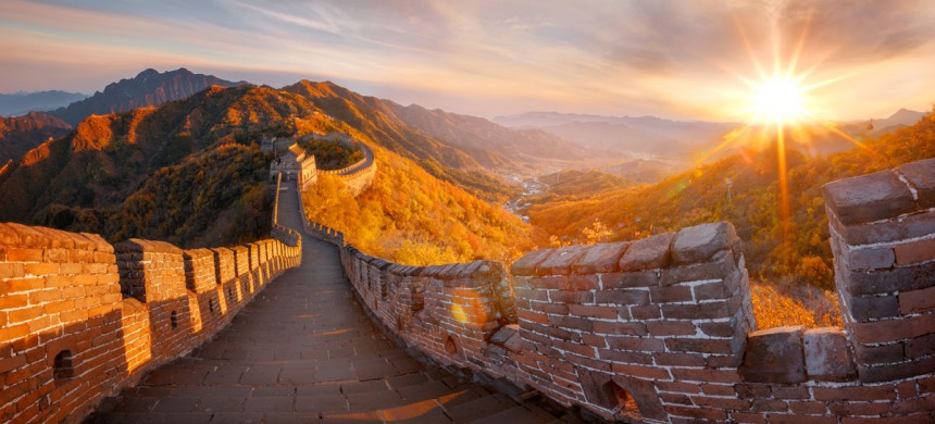 Kiinan muuri on tuhansia kilometrejä pitkä. Kuva: Sofiaworld | Dreamstime.com