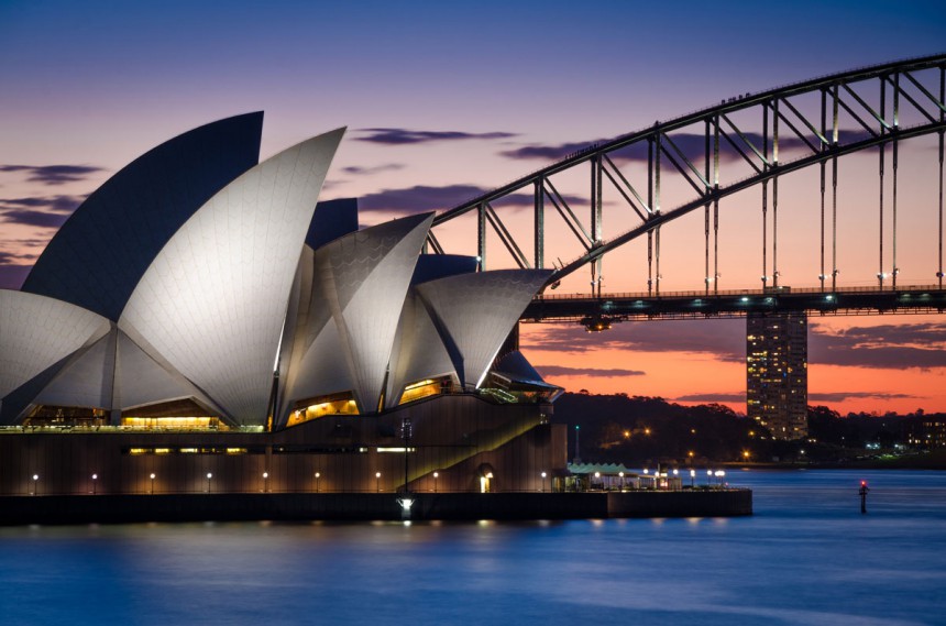 Sydneyn oopperatalo ja Harbour Bridge ikuistuvat samaan kuvaan. Kuva: Beth Baisch | Dreamstime.com