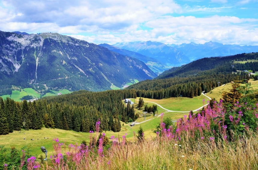 Etelä-Tirolin maisemat kutsuvat patikoimaan. Kuva: © Maudanros | Dreamstime.com