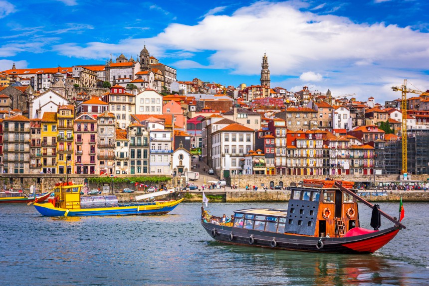 Portugalin Porto sijaitsee Douro-joen rannalla. Kuva: © Sean Pavone | Dreamstime.com