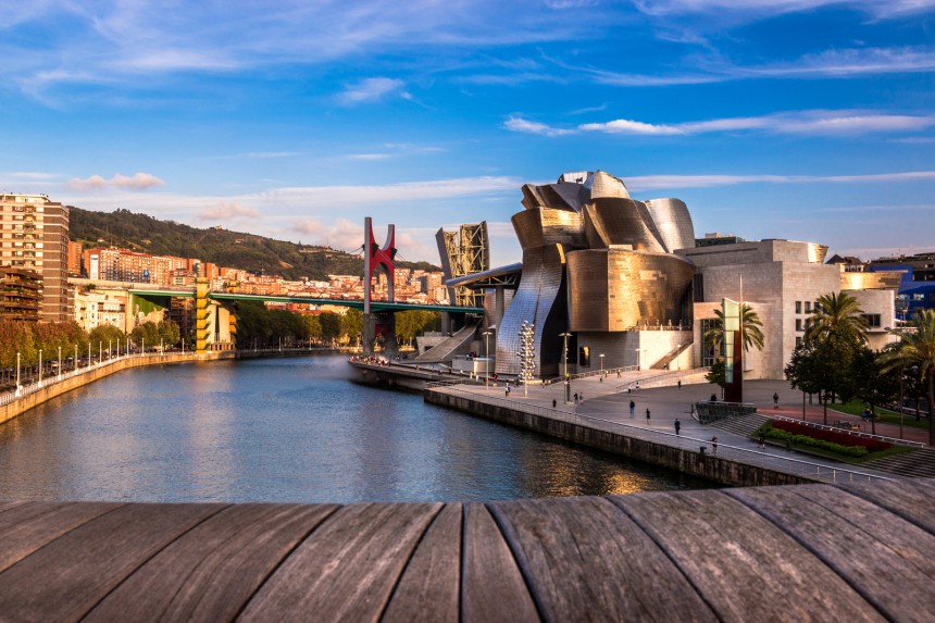 Bilbaon tunnetuin maamerkki on Guggenheim-museo. Kuva: © Trumanha82 | Dreamstime.com