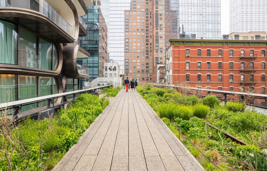 Vehreä Highline kulkee New Yorkin Manhattanin keskellä. Kuva: © Tzogia Kappatou | Dreamstime.com