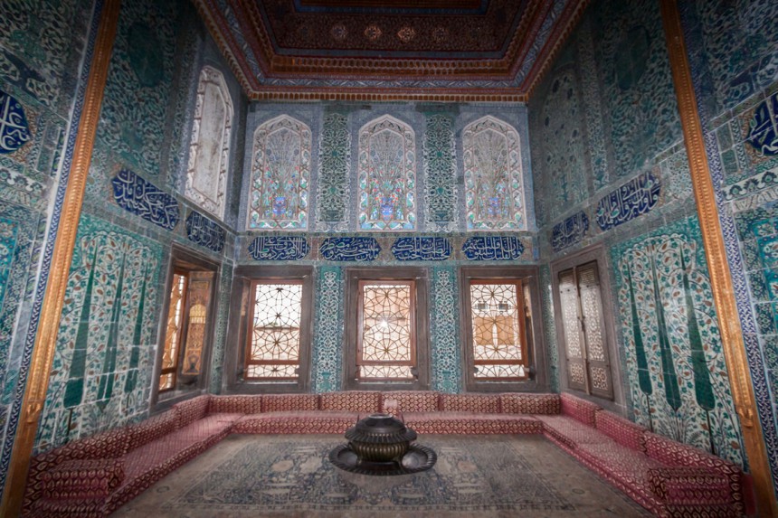 Topkapin palatsin sisäloistoa Istanbulissa. Kuva: © Alexandre Fagundes De Fagundes | Dreamstime.com