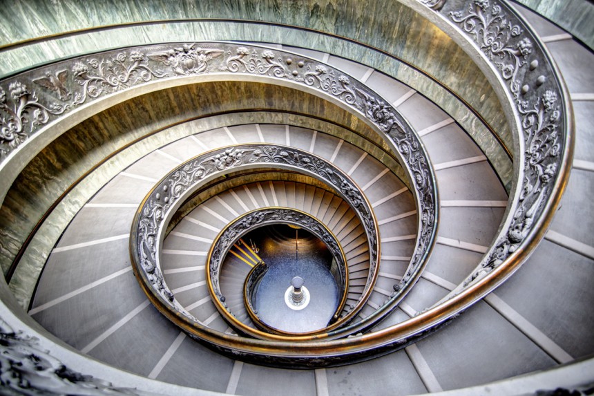 Spiraalin muotoiset portaat Vatikaanissa. Kuva: Valentin Armianu | Dreamstime.com