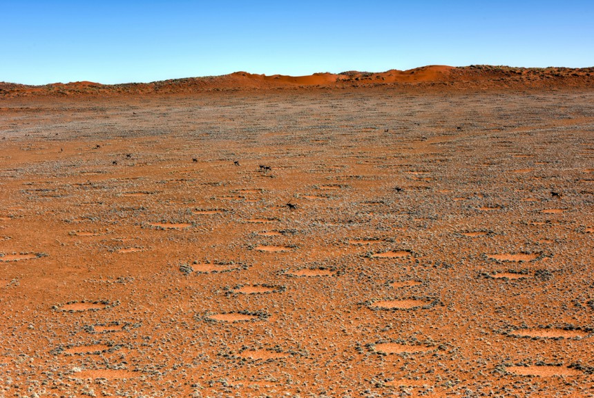 Namibin keijuympyrät näkyvät parhaiten ilmasta käsin. Kuva: © Demerzel21 | Dreamstime.com