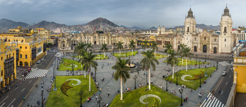 Liman keskusaukio historiallisine rakennuksineen. Kuva: © Christian Vinces Cabada | Dreamstime.com
