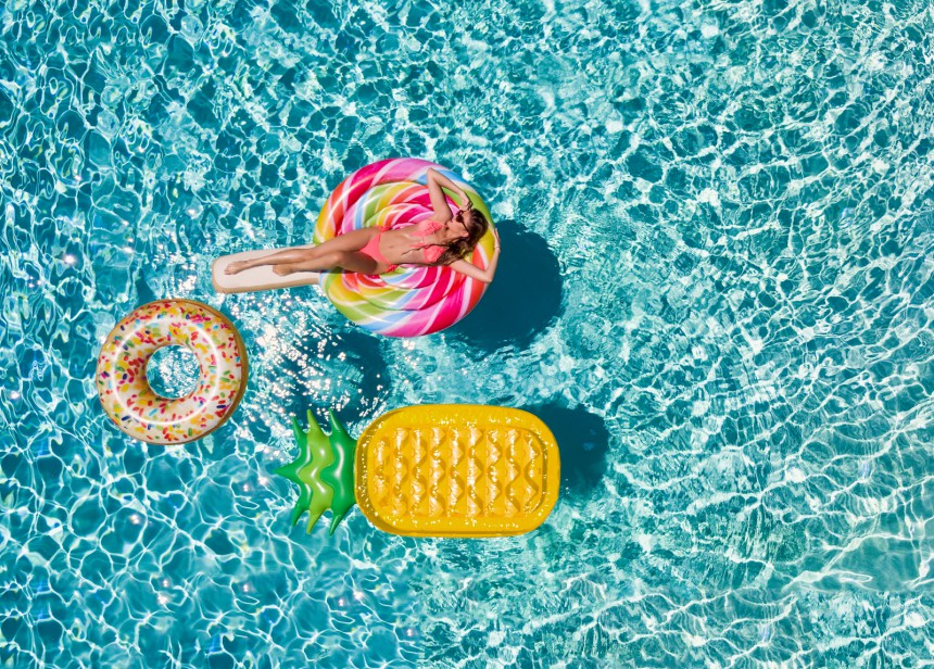Oma huvila tuo lomaan ripauksen ylellisyyttä. Omalla uima-altaalla saa myös kellutella rauhassa. Kuva: Sven Hansche | Dreamstime.com