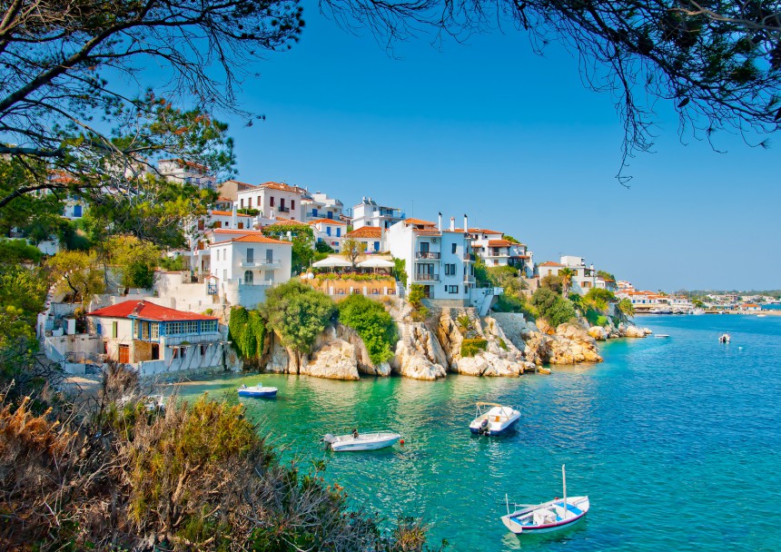 Skiathos on tunnettu useista kymmenistä rantapoukamistaan sekä kauniista kreikkalaisesta arkkitehtuuristaan. Kuva: Imagin.gr Photography | Dreamstime.com