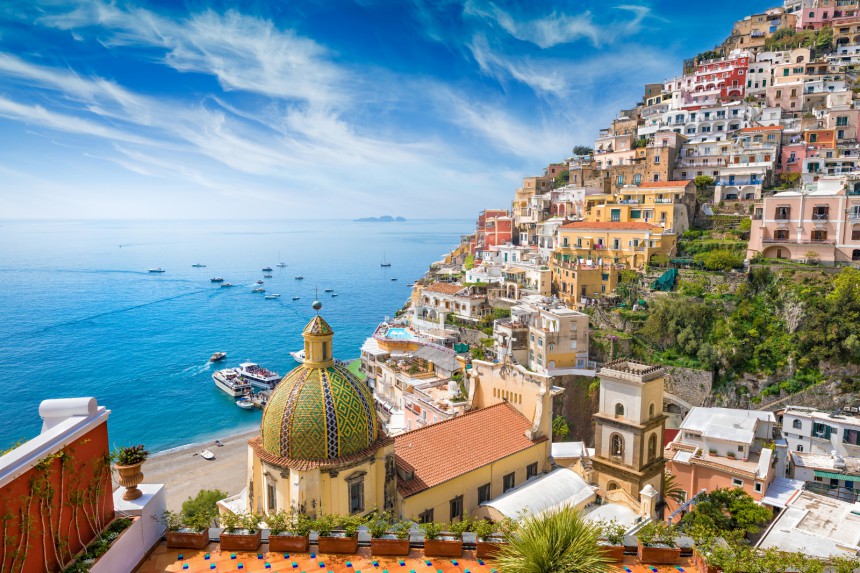 Viehättävä Amalfin rannikko on maisemiltaan yksi risteilyn kohokohdista. Kuva: Ig0rzh | Dreamstime.com