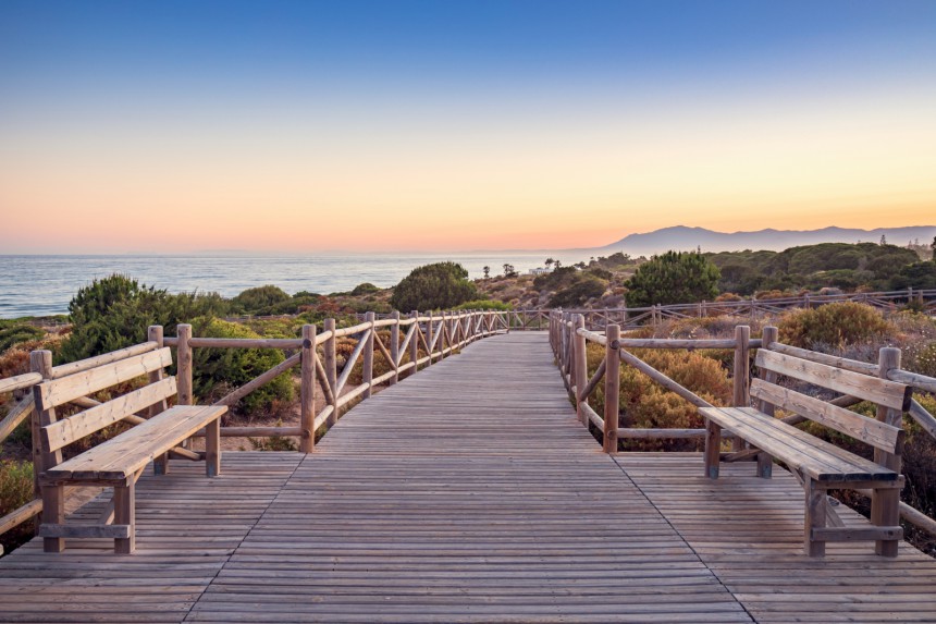 Cabopinon ja Artolan rantojen välille on rakennettu 1,2 km pitkä puinen kulkureitti. Kuva: Dreamstime.com