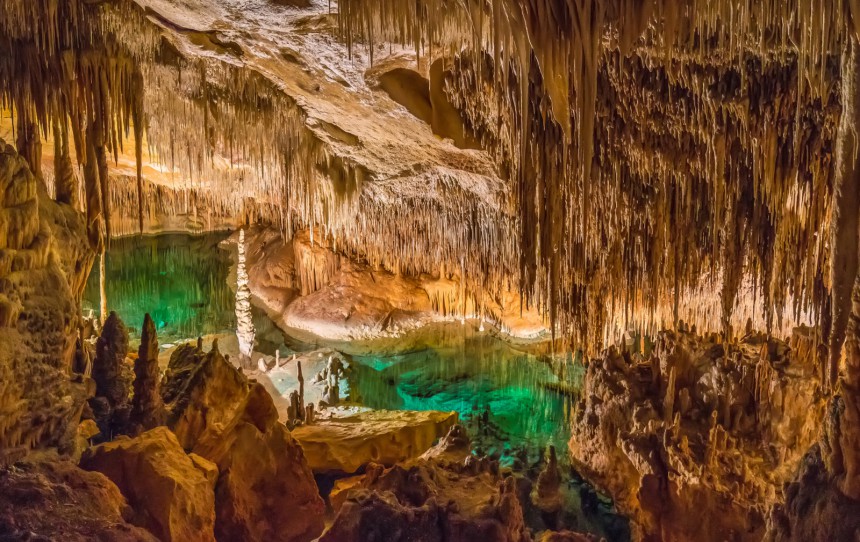 Cuevas del Drach eli Lohikäärmeluolat Kuva: Dorinmarius | Dreamstime.com