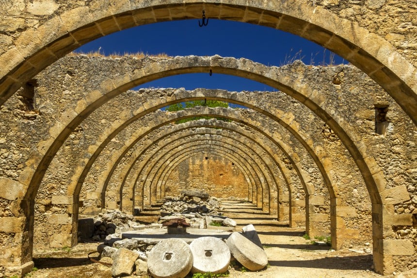 Agios Georgios -luostarin rauniot ovat kaunis valokuvauskohde täynnä historiaa. Kuva: Yiannisscheidt | Dreamstime.com