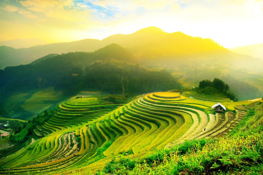 Vietnamin pohjoisosissa voi ihailla vehreitä vuoristo- ja peltomaisemia. Kuva: vutuankhanh | Adobe Stock