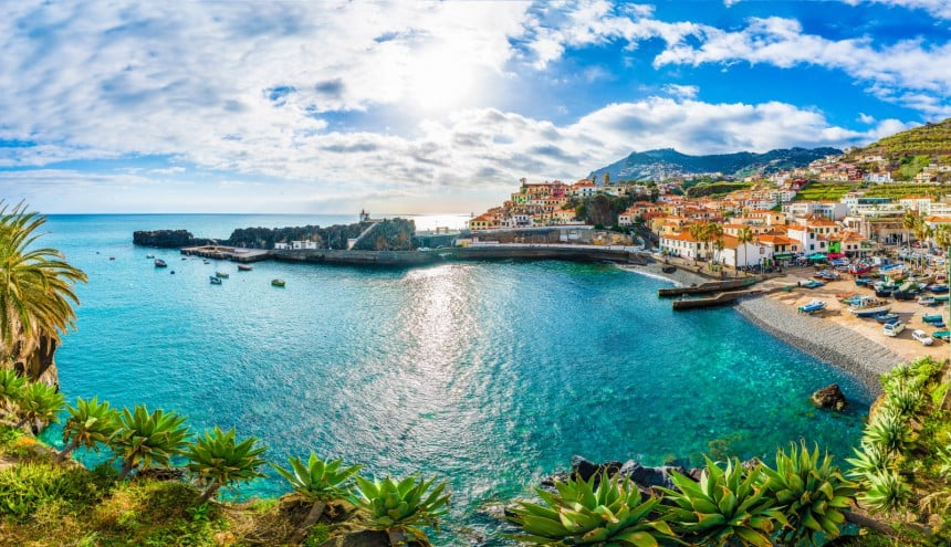 Kuvauksellinen Câmara de Lobos Madeiran etelärannikolla. Kuva: Serenity-H | Adobe Stock