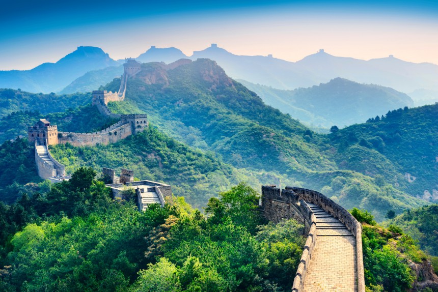 Kiinan muurille kannattaa tehdä päiväretki Pekingistä. Kuva: aphotostory | Adobe Stock