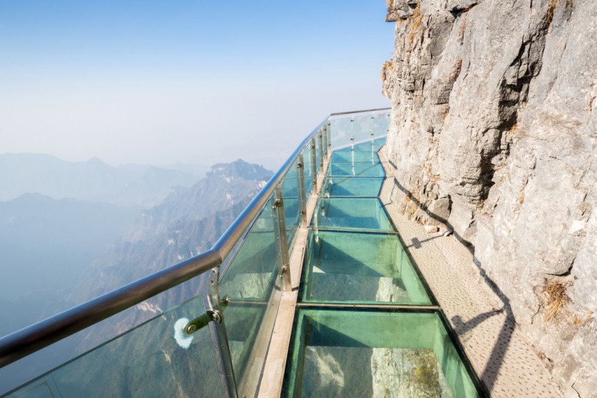 Tianmen-vuoren lasiset kävelysillat, Kiina