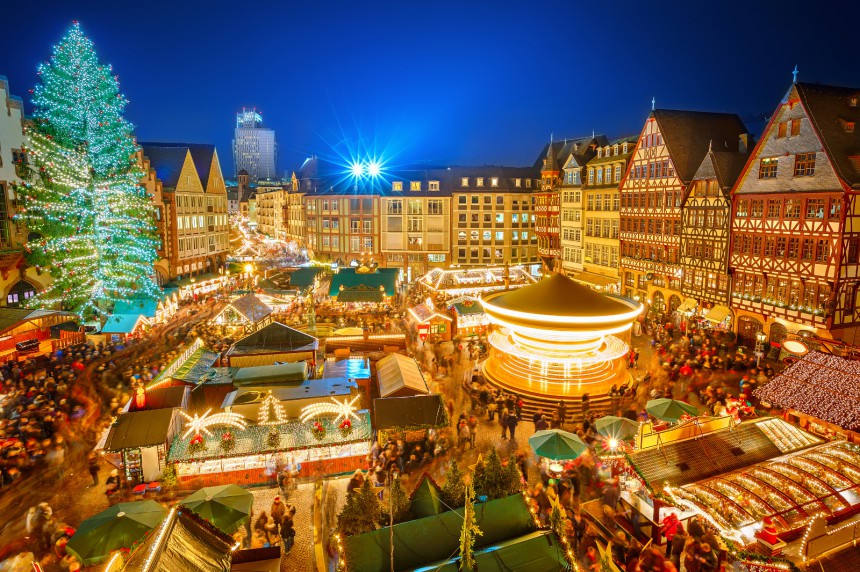 Eurooppa on tulvillaan tunnelmallisia joulutoreja. Tässä Saksan Frankfurtin perinteikäs joulutori. Kuva: Dreamstime