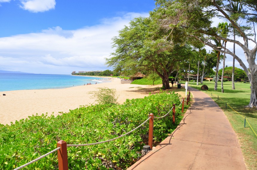 Havaijin Mauilla sijaitseva Ka'anapali Beach on kaunis ja monipuolinen ranta. Sopii niin rentoon kuin aktiiviseenkin rantapäivään.