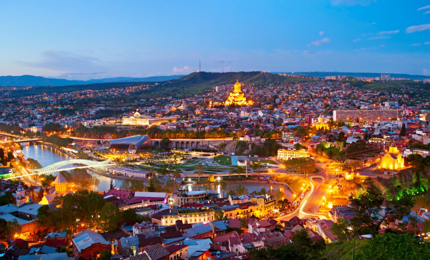 Georgian Tbilisi on mukava sekoitus itämaista ekosotiikkaa ja länsimaista nykyaikaa. Kuva: © Joyfull | Dreamstime.com