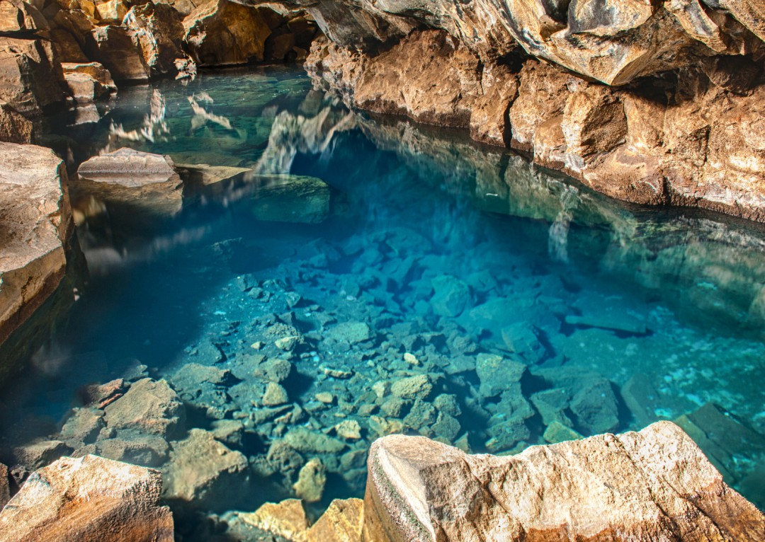 Viisi vinkkiä Islannin kuumiin lähteisiin (joista yksikään ei ole Blue Lagoon). Kuva: Filip Fuxa | Dreamstime.com