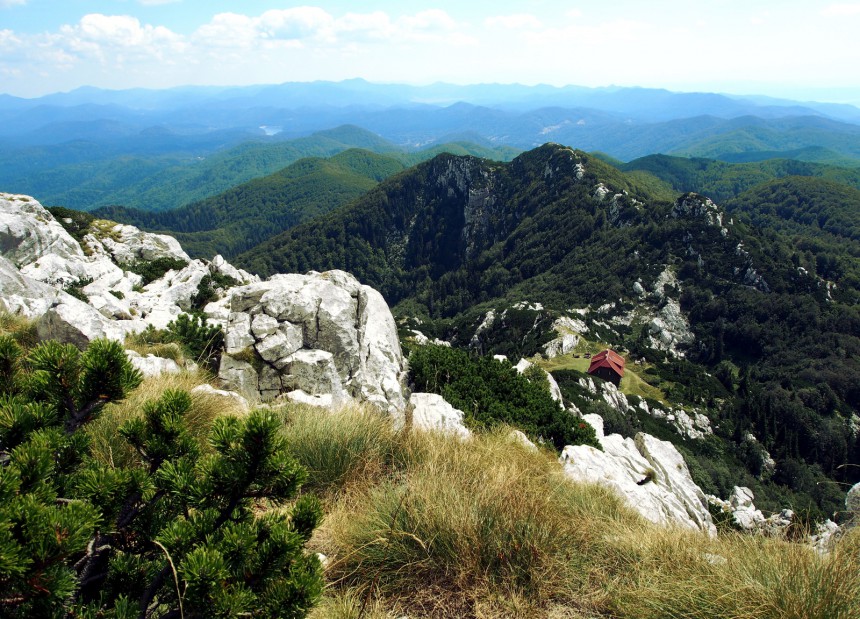 Risnjakin kansallispuisto sijaitsee maan vuoristoisimmassa osassa, noin tunnin ajomatkan päässä Rijekan rantakaupungista.