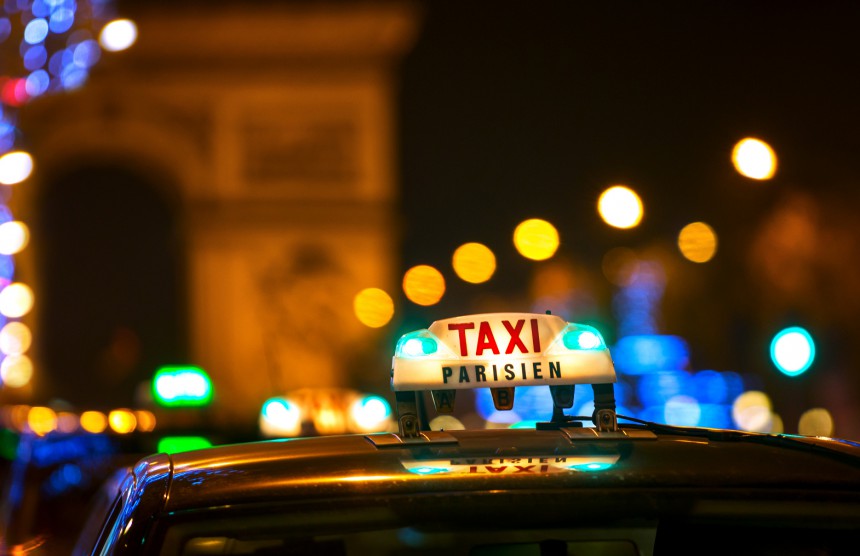 Pariisin Women Drive -taksipalvelussa niin kuskit kuin kyytiläisetkin ovat naisia.