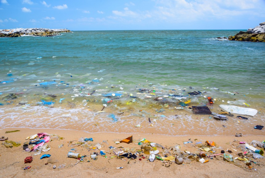 Meriin päätyy vuosittain noin kahdeksan miljoonaa tonnia roskaa.