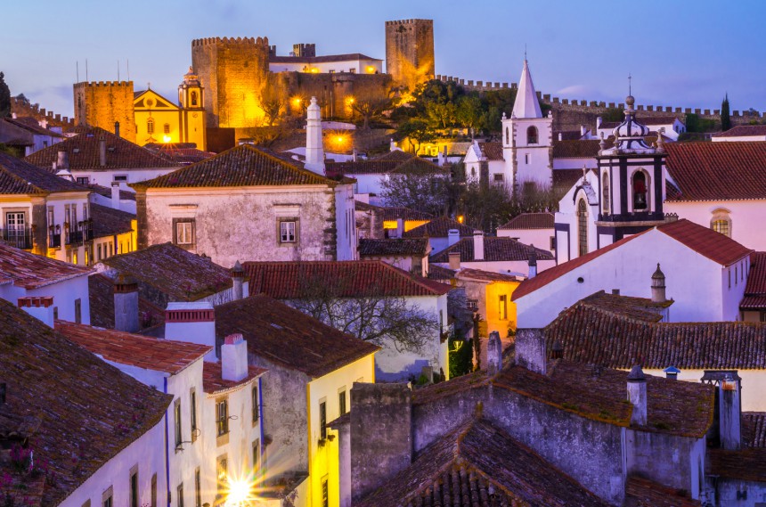 Keskiaikaiseen kylään ei mahdu autolla: Hurmaava Óbidos Portugalissa ei ole muuttunut vuosisatoihin