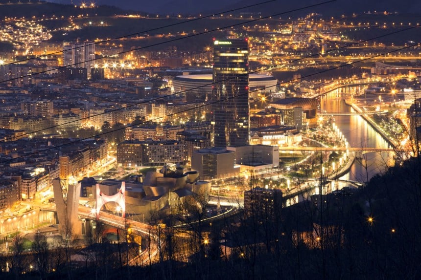 Bilbao yläilmoista kuvattuna. Kuva: Javitrapero | Dreamstime.com