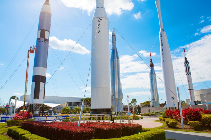Floridassa sijaitseva Kennedy Space Center on mielenkiintoinen vierailukohde kaiken ikäisille. Kuva: Romrodinka | Dreamstime.com