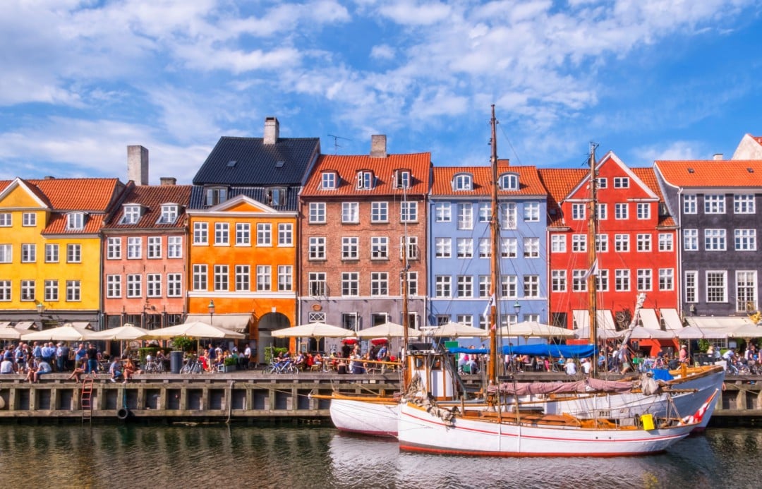 Värikäs Kööpenhamina on mainio matkakohde ympäri vuoden. Kuva: Elenarts | Adobe Stock