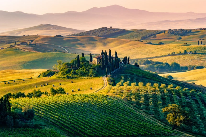 Ei ole yllätys, että Toscanan maisemat ovat inspiroineet lukuisia taiteilijoita. Kuva: ronnybas | Adobe Stock