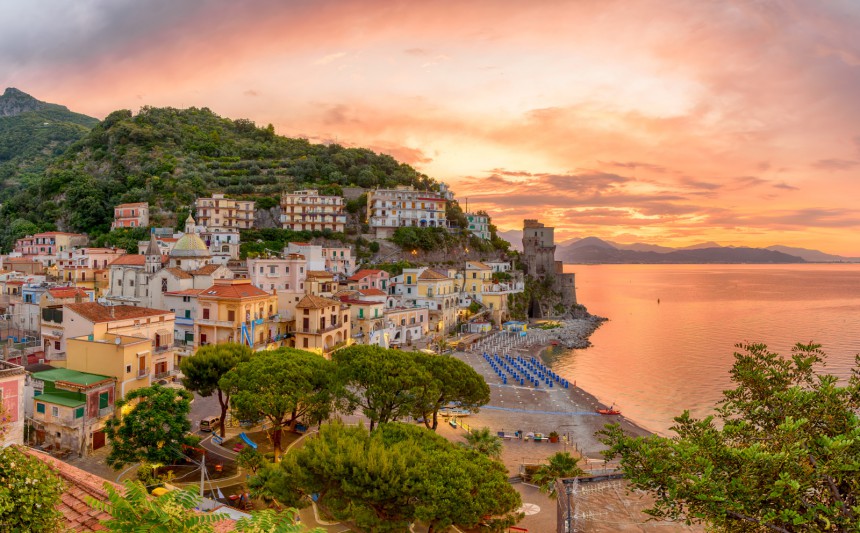 Värikäs Cetara Amalfin Rannikolla Kuva: Serenity-H | Adobe Stock