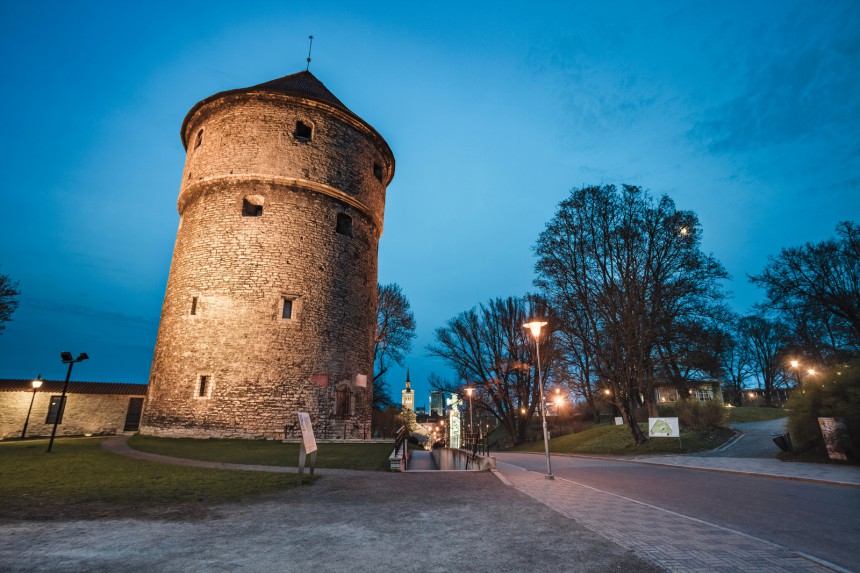 Tallinnassa historia henkii nurkan takana - Kivisten katujen nimetkin ovat peräisin keskiajalta