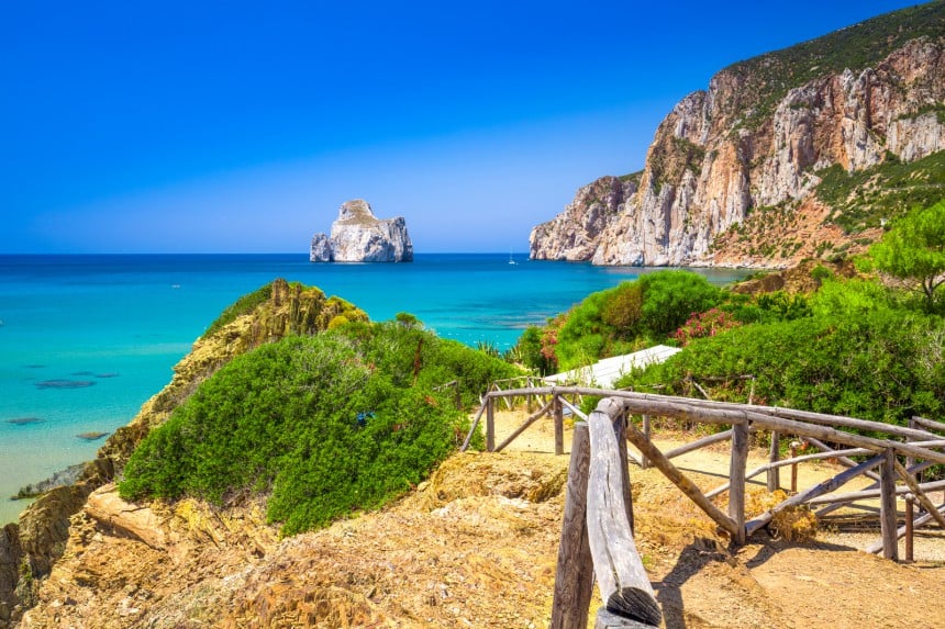 Sardiniasta löytyy useita upeita rantoja, tässä esittelemme niistä viisi.
