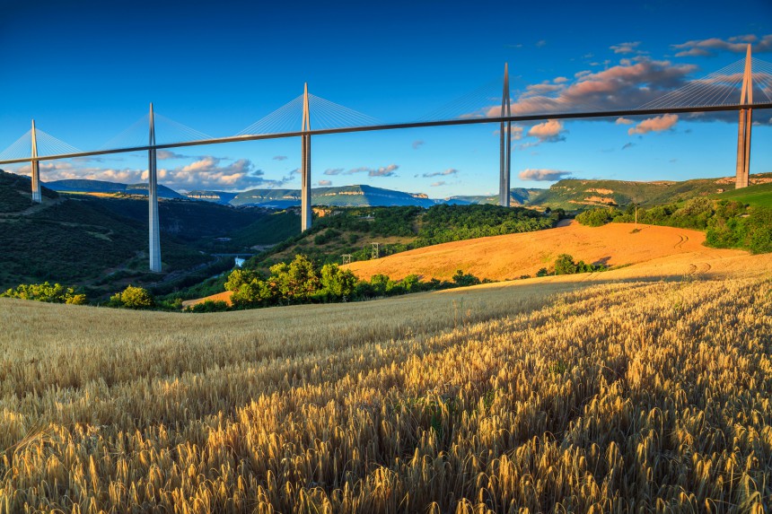 Millaun maasilta Ranskassa on maailman korkein ajoneuvoilla ylitettävä silta.