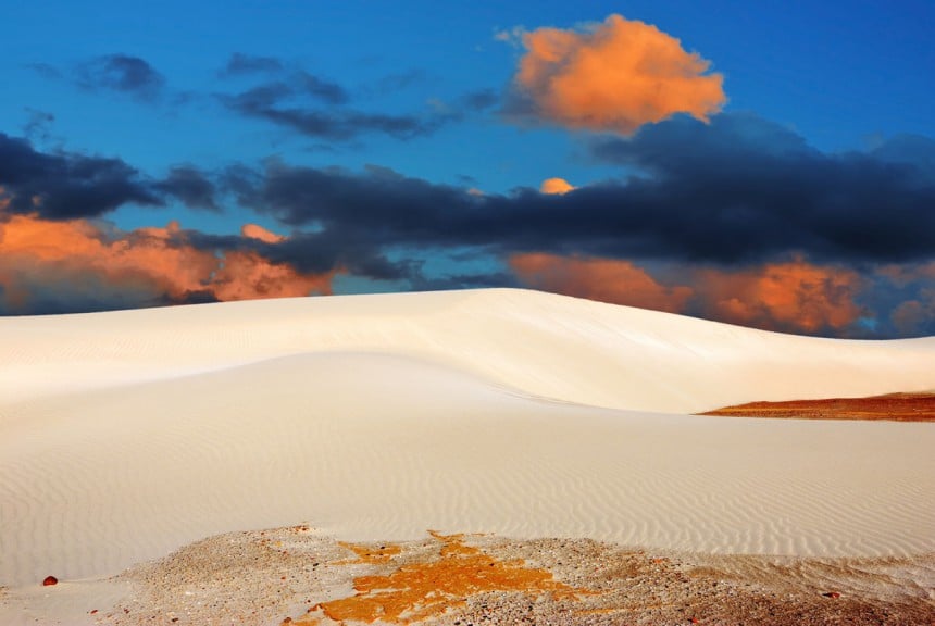 Auringonlasku Socotran dyyneillä. Kuva: Znm | Dreamstime.com