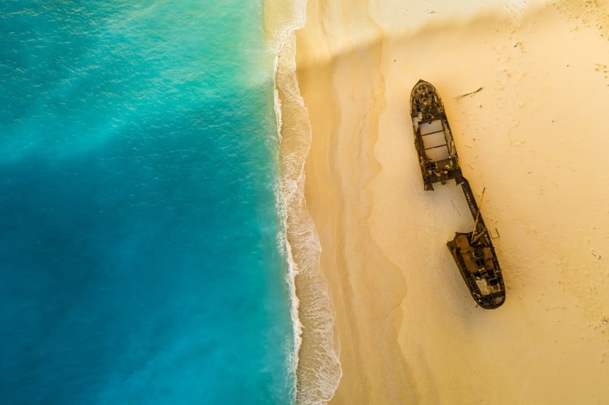 Kuvankaunis Navagio Beach Zakynthoksella on kuin salakuljettajien piilottama aarre - Rannalle pääsee vain merimatkan kautta